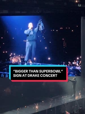 Drake Concert “Bigger than Super Bowl” sign Spotted 👀 Drake gifts 2 girls $25K each with signs #drake #SuperBowl #champagnepapi #anitamaxwynn #superbowl2025 #superbowllix 