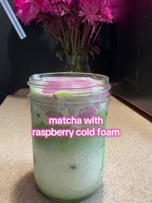 I am a matcha newbie dont attack me🙅🏼‍♀️ #fyp #matchalatte #matcha #raspberrymatcha 