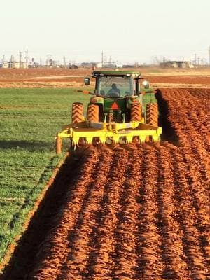 3 year old video from when I first got the Dji Mavic 3. I can't wait to see what the Mavic 4 will bring. The release date is rumored to be around April 2025. @DJI Official #tractor #johndeere #farm #plow 