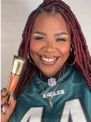 How do you tackle your #gameday?  @Estée Lauder will always give you that celebratory win!  @Community X SEEN  #giftedbyestee #esteelauder #myshademystory #communityxseen #SuperBowl #biggame 