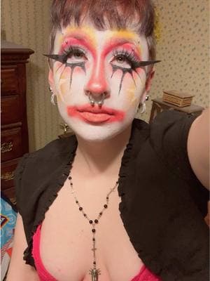 IM IN LOVE WITH THIS LOOK !! #foryoupage #fyp #foryou #clown #clowncore #clownmakeup #makeup #makeupartist #alt #alternative #drag #dragartist #trans #queer 