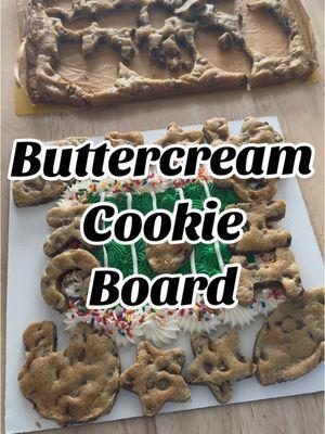 Buttercream boards are simple - buttercream directly on the cake board and cookies around it for decoration! You control how much frosting goes onto your cookie! Messy? Yes! Fun? Also yes! #cookiecakedecorating #cookiecakes #americanbuttercream #jillofalltreats #microbakery #buttercreamboard #SuperBowl #superbowltreats 