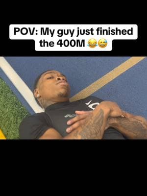 His look says it all 😭💨 @414_EJ  #trackandfield #400m #athlete #highschoolsports #highschooltrack #race #funny #sports #highlight 