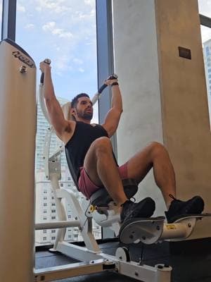 Shoulders Exercise  . Ejercicio de Hombros  . Personal Trainer  . Miami - Florida  . #Shoulders #shouldersworkout #shouldersexercises #hombros #deltoids #deltoides #personaltraining #personaltrainer #Miami #Florida 