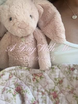 little bits of my Sunday 🤍🧸 #girlytok #cleangirl #pinkcleangirl #pinkaesthetic #cleangirlaesthetic #matcha #babypink #shabbychic #jellycat #jellycatbunny #bashfulbunny #carmssofia #cottagecore #shabbychic 