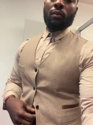 Happy Monday let’s make it a great day#jamaicantiktok🇯🇲viral #menswearstyle #beard #sexy #menswearblogger #blackeducator 