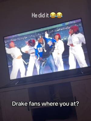 Drake fans where you at tho? #SuperBowl #drake #kendricklamar #kendricklamarsuperbowl2025 #football #SuperBowl #theynotlikeus #kendrickdrakebeef  #fyp #fypシ 