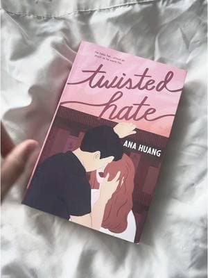 !! SPOILERS !! #twistedhate #twisted #anahuang #series #standalone #interconnectedstandalones #betrayal #hurt #BookTok #iloveyouimsorry #gracieabrams #bookworm #book #read #julesambrose #fyp #fypシ #ashlxyreads 