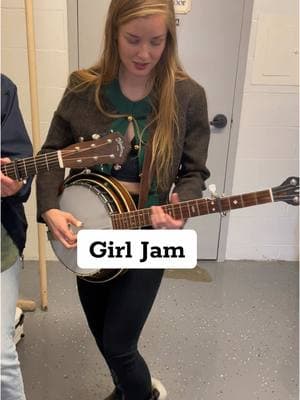 Picking the Salty Dog Blues with my gal pals at SPGMA last year! @brennamacbanjo Danielle Yother & Molly Johnson #banjo #guitar #fiddle #bluegrass #stairwell #womeninmusic #girls #nashville #jamsession #tennessee #flattandscruggs #bluegrassmusic #fyp 