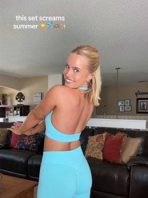 this color!! 🐬🥰 i’m in love #gymset #pilatesset #cuteworkoutclothes #workoutfit #bluegymoutfit #fyp #foryoupage #summerlooks #summerworkout #backlesshaltertop #haltersportbra 