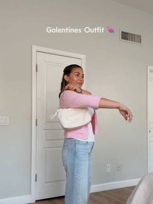 Ojalá vestirme fuera así de rápido 😂💖. Ustedes se demoran alistándose? 👯‍♀️ #galentinesday #galentinesoutfit #OOTD #onwendesdaywewearpink #galentinesoutfitinspo #galentinesootd #pourtoi #latinamomsbelike #newmommy 