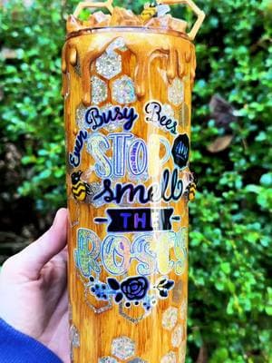 Even busy bees stop and smell the roses 🐝🍯 #glitter #gittertumbler #glittertumblers #epoxy #epoxytumbler #tumbkersoftiktok #honeybee #honey #honeypot #bumblerbee #3dtumbler #3dtumblerstiktok 