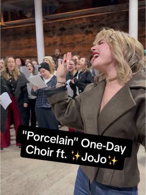 it was truly such a joy to create with  @iamjojoofficial ~ her warmth, passion, kindness, and generosity shone so brightly in  this room ☀️ a night filled with laughter and connection. this human is so genuine!! GO SUPPORT HERRRR!!!!!! "Porcelain" One-Day Choir opb. JoJo lee & arranged by @Matt Goldstein at @Gymnopedie  #singing #harmony #acapella #vocals #choir #community #nyc #jojo #porcelain 