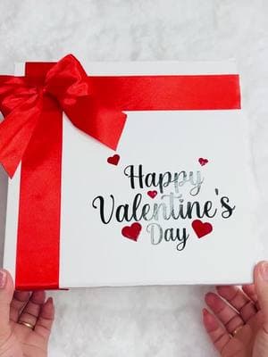 Happy Valentine’s Day ❣️  #parati #paratiiiiiiiiiiiiiiiiiiiiiiiiiiiiiii #paratiiiiiiiiiiiiiiiiiiiiiiiiiiiiiiiiii🦋 #detalles #detallespersonalizados #detalles_que_enamoran #detallesdeamor #cajasorpresa #cajaspersonalizadas #cajassorpresa #regalospersonalizados #regaloscreativos #regalosorpresa #paraellos #gift #giftideas #smallbusinesscheck #emprendimiento #14defebrero #sanvalentin #diadelamorylaamistad #amor #viral_video #vir #fpy #fpyシ 