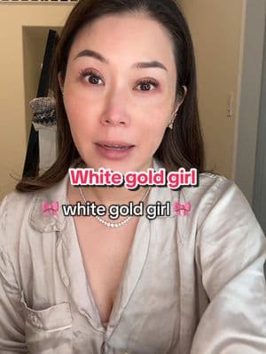 I still love my yellow gold jewelry but my color analysis lady was so right 🥲🥲🥲🥲 #coloranalysis #yellowgold #whitegold #rosegoldjewelry #jewerlylover  @Remedy Science @VIVANT @One Skin @Medik8 US @EADEM @Mureta & Co. 