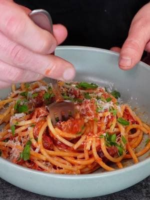 BUCATINI AMATRICIANA  Guanciale(or pancetta) Bucatini(or spaghetti) Pecorino Romano Calabrian Chilies(or red pepper flakes) @centofinefoods crushed tomatoes  @Graza olive oil S&P and THATS IT ***make sure to simmer sauce for 15-20 mins before throwing pasta together  #pasta #ValentinesDay #pasta #bucatini #italian #guanciale #tomatosauce #amatriciana #oliveoil #simpledish 