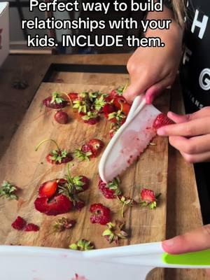 I love these kid knives! Ask any questions! #fup #kidscooking #kidknifeskills #strawberryjam 