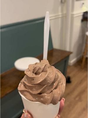 📍The Vanilla Bean - Wayne, PA 🍦 #thevanillabean #thevanillabeanwayne #wayne #waynepa #mainline #philly #icecream #dessert #chocolateicecream #icecreamshop #customicecream #Foodie #food #coffee #Splice 