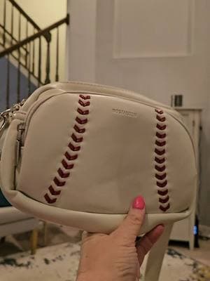 @BOSTANTEN.US  #bostanten #bostantenbag  #fyp #forupage #foryou #TikTokShop #tiktokshopvalentinesday  #tiktokshopfinds #baseball #handbag #baseballpurse  #baseballgear #baseballfan #Chicagocubs #cubsfan 