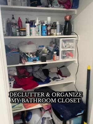 I love these #clearstoragecontainers they make organizing a breeze. #decluttering #organizewithme #declutteringtips #vtopmartstorage #vtopmartstoragecontainers #storagecontainers 