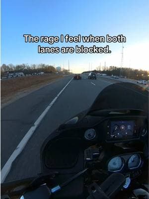 If you wanna be slow stay on right lane, please. #leftlane #motorcycleride #bikeride #slingshot 