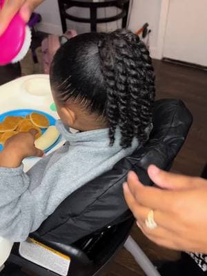 Rushing out the house..detangle and do a quick ponytail with me 😩 #toddlersoftiktok #naturalhair #toddlerhairstyles #hairtiktok #toddlerhairstyleideas #kidhairstyles #hairtutorial #hairinspo #hairinspiration #kidshairideas #schoolhairstyles #toddlerhairtutorials #simplehairstyle #easyhairstyles #ponytail #quickhairstyle 