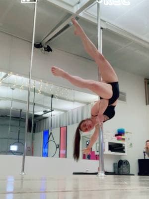 My back hurts 😆 I’ll keep trying. #pdjaniero #poletraining #poleclass #poledance #polesport