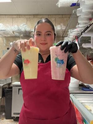 Come work with me while we make a fresh order! 🍓🥤 Watch the magic happen behind the scenes! ✨ #BlueOceanSmoothies #Refresqueria #Mangonada #Horchatafresa #Houstonspots 