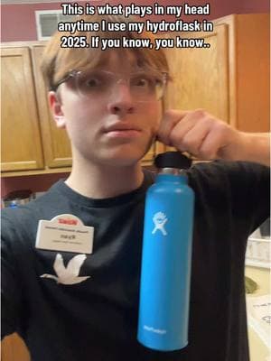 SKSK, AND I OOP! The tea is about to be spilled!! 🤭🤣 #2019core #2019 #vsco #hydroflask #savetheturtles #sksk #andioop #skskandioop #vscogirl #gay #lgb #fyp #wawa #water #stayhydrated 