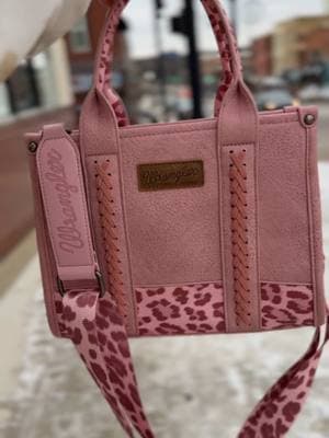 Pink Leopard Wrangler Bag #wrangler #bag #leopard #crossbody #westernhandbag #wranglerpurse 