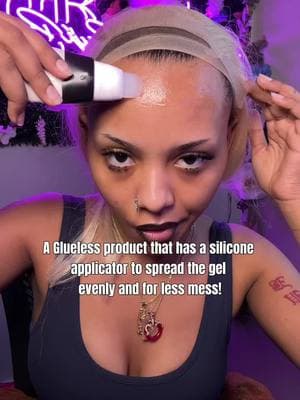 best part of my installs is the application cause BABY!! This silicone applicator gone do what it needs to!🤌🏽 This is perfect for controlling EXACTLY how much product you need, so no more WASTED money! And the spread alone will be even and thin to make a SEAMLESS melt that lays the lace down like SCALP!👏🏽  This is the best Glueless gel product I’ve ever used from @BujiBratt and I’m NEVER going back!🤭 Comment “GEL” for the direct link to your DM📲 OR click link in bio💗 Follow for more content🤍 —————— #jerasiaabelton #wiginfluencer #hairstylist #bujibratt #wiginstall #wigtips #hdlace #lacewigs #bujibondlacemelt #bujibondgluegel #gluelesswig #glueless #gluelessgel