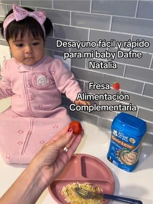 Esto desayuno mi bebe de 9 meses #alimentacioncomplementaria #bebes #mamadetres #Receta #mama #momlife #comodaparabebes #fyp #alimentacios #papiya #pure #postpartum #babygirl #babynatalia #mom #baby #alimentacioncomplementaria #avena #fresa #maternidad 