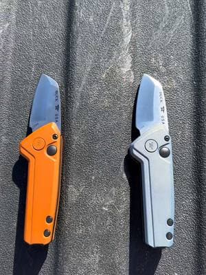 Which color do you prefer in the 839? Orange or Blue? Let us know in the comments! #BuckKnives #autoknifes #foryou #foryoupage 