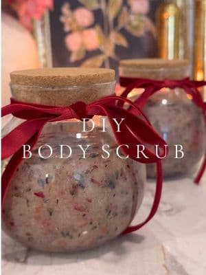 the perfect galentine’s gift or diy 🥰 #galentines #galentinesparty #valentines #ValentinesDay #valentinesdaygift #valentinesdaygiftideas #valentinesdiy #bodyscrub #diybodyscrub #giftideas 