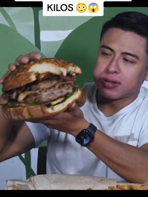 Hamburguesa GIGANTE 3 KILOS 😳😱 #usa_tiktok #foodtiktok #fypシ #aleminero #foryoupage 