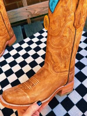 Must have must have must have, @Corral Boots killed it with these ❤️‍🔥💠 #westernfashion #westernstyle #rodeowear #squaretoe #westernaccessories #westernboots #cowgirl #cowgirlboots #rodeotime #westernootd #concertoutfit #rodeooutfits 