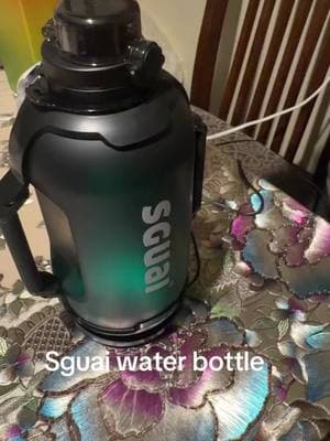 #sguaiwaterbottle #ledlights #appcontrol #unique #smartwaterbottle #bulitinstraw #TikTokShop #natural 