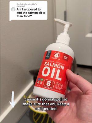 Replying to @donutngldyf salmon oil needs to be added to their food once a day. Dosage will depend on how much they w3!ght so check the chart before giving it😽 omega 3s are so beneficial for your cats and they skin/coat/immunity will thank you later !!#catmealtoppers #catsupplements #salmonoilforcats #salmonoil #vitalpetlife #catessentials 