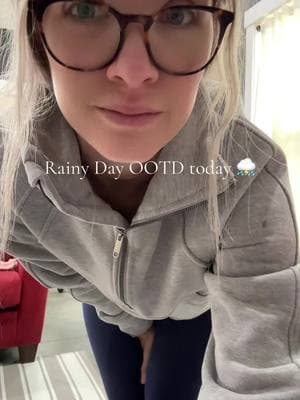 It was so cold and rainy today!!! #TikTokShop #tiktokshoploveatfirstfind #gympeople #thegympeople #scuba #fashionistafaves #rainyday #OOTD #whatiwore @THE GYM PEOPLE SPORTS 