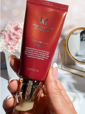 Missha's most famous BB Cream is 52% off for only $11.50 😱🔥 Perfect coverage, natural finish and sun protection ☀️ SPF 42 PA+++ Goodbye imperfections, hello radiant skin 😍✨ Available in various shades so you can find yours 💕 Hurry before they sell out! #Missha #BBCream #MakeupLover #fyp #TikTokShop 