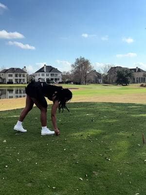 A cool lil Par 3! Nothing I hate more than being in the sand #golftiktok #beginnergolfer #girlswhogolf 