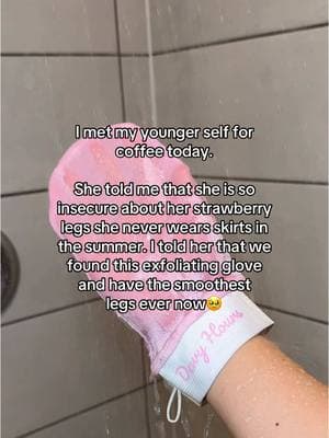 wish she found out sooner!!😭 #strawberrylegstreatment #strawberrylegstips #keratosispilaris #smoothskintips #smoothlegs 