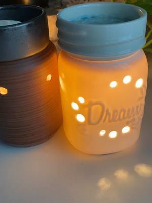 ✨ Set the vibe in any room with our Illumination Fragrance Warmers! These beauties give off a soft, cozy glow while letting you control how much fragrance fills your space—just add your preferred amount of wax melts to the warming plate! 🕯️🌿 💡 Each warmer comes with a soft glow bulb, and we’ve got replacement bulbs in stock so you’ll never be without your favorite ambiance! 🔥 BIG SALE ALERT! We’re making room for restocks and exciting NEW ARRIVALS, so this weekend is the perfect time to grab your must-haves at a discount! Don’t wait—shop now before your faves sell out! 🛍️💨 #FragranceWarmers #WaxMelts #CozyVibes #HomeAesthetic #KamariCandleCo #HomeFragrance #WeekendSale #waxmeltwarmer #soywaxmelts #homefragranceproducts #candlebusinessowner 