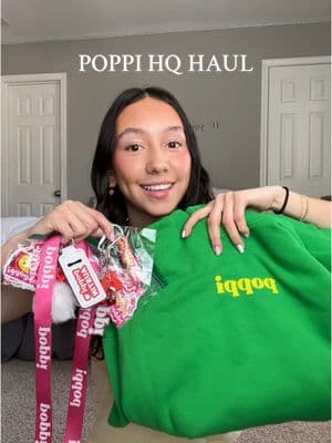 They have the CUTEST merch ever thank you!🫧💕 @Drink Poppi #poppipartner #sodasback #teampoppi #teampoppinfam #poppiheadquarters #fypシ #contentcreator #haul #poppihaul 