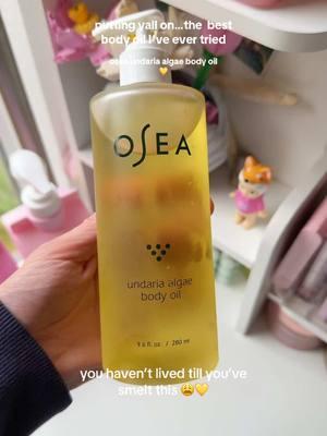 the queen of all body oils fr 😩💛 @OSEA Malibu @oseamalibu #summerofglowpartner #bodyoil #tiktokshoploveatfirstfind #spotlightfinds #foryou #treasurefinds 