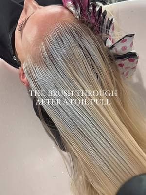 My fav part of a blonding service!  #azhair #azhairstylist #scottsdalearizona #hairreels #foilpull #haireducation #haireducator #blondme #hairhack #hairstylistlife #scottsdalehairstylist #brightblonde #scalpfoils #foilingtechnique 