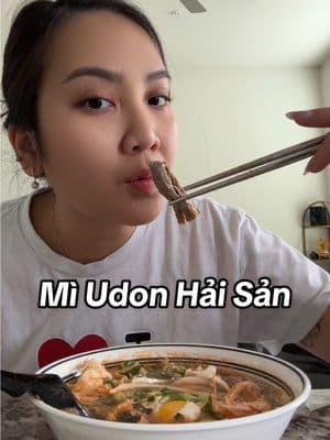 Mì udon này mua ở chợ Hmart, về nấu lên cho thêm topping vô nữa là có 1 tô udon ngon lành cành đào 🤭 #anhsjournal #udon #udonnoodles #noodles #eatwithme #eating #eatingshow #mukbang #mukbangeatingshow #foryoupage #fyp #fypシ #vietnamese #viet #cuocsongmy #cuocsongomy #nguoivietomy 