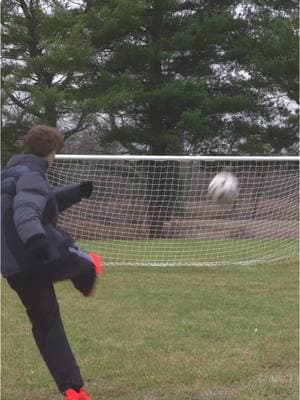 satisfying sounds 😮‍💨⚽️ #fyp #freekick #knuckleball #jabulani #football #footballer #Soccer #asmr #satisfying