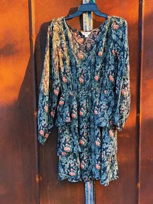 The cutest @Wrangler dress! Perfect for spring! #westernfashion #westernstyle #westerndress #springootd #springdress #rodeowear #westernaccessories #cowgirl #rodeooutfits #concertoutfit #western #