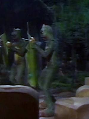 The infamous leaf shield defense from the Sleestak is always an important pre Super Bowl ritual. #sidandmartykrofft  #krofft #1970stv #chaka #kidsofthe70s #nbcsaturdaymorning #landofthelost #kidstv #saturdaymorningtv #70smemories